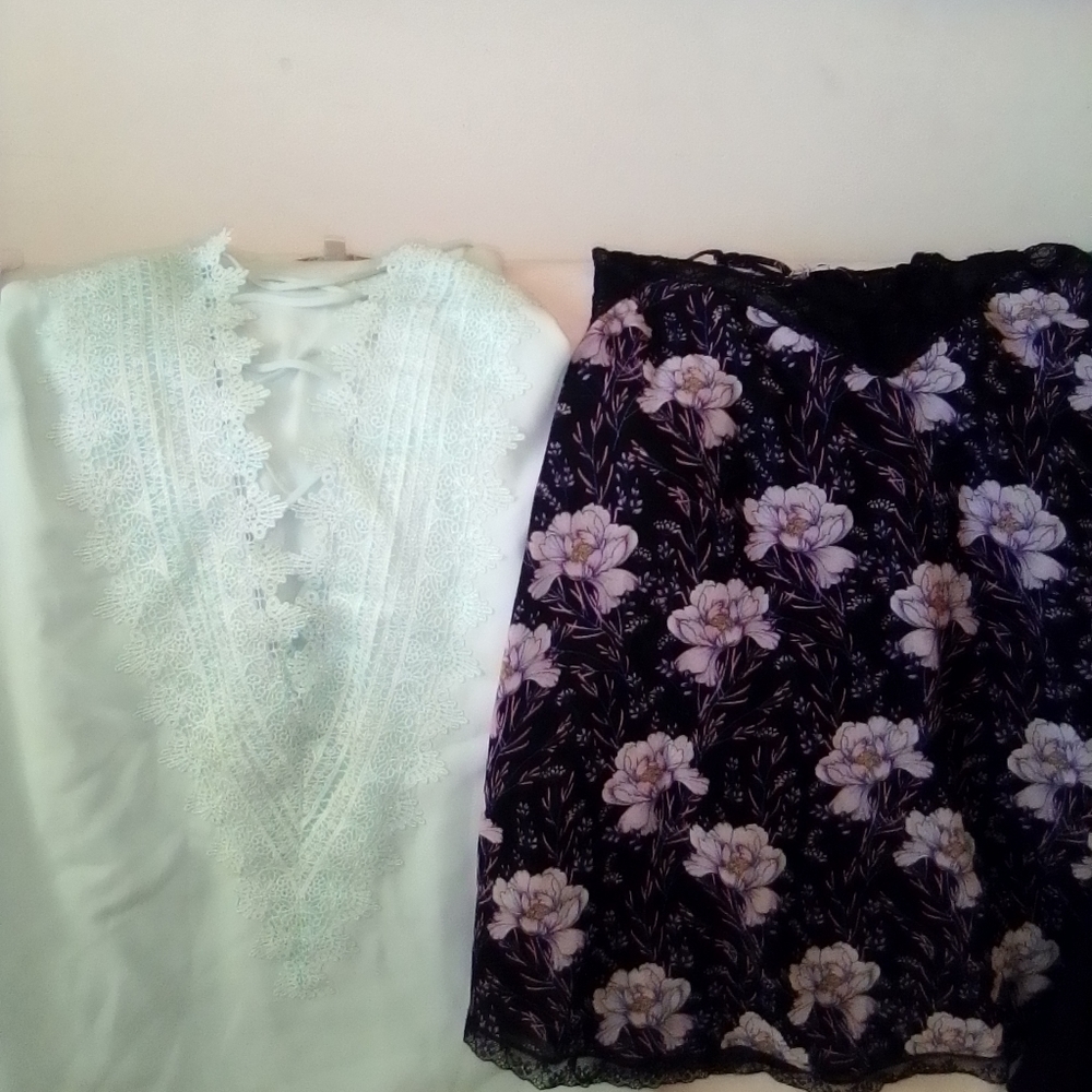 Tops - Picture 3 of 4